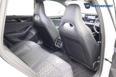 Volkswagen Passat R-Line Automatic Petrol Plug-In Hybrid Estate - Stock Number (1672190) - 21st supplementary image