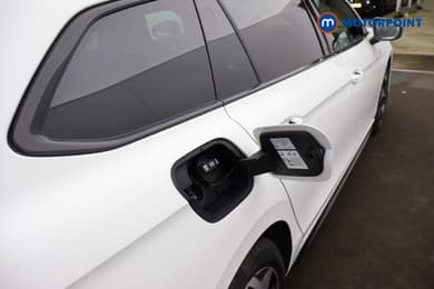 Volkswagen Passat R-Line Automatic Petrol Plug-In Hybrid Estate - Stock Number (1672190) - 26th supplementary image