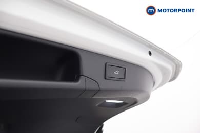 Volkswagen Passat R-Line Automatic Petrol Plug-In Hybrid Estate - Stock Number (1672190) - 29th supplementary image