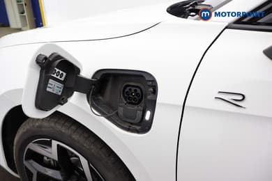 Volkswagen Passat R-Line Automatic Petrol Plug-In Hybrid Estate - Stock Number (1672190) - 35th supplementary image