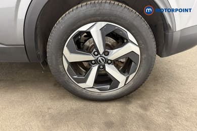 Nissan Qashqai Acenta Premium Automatic Petrol-Electric Hybrid SUV - Stock Number (1674029) - 27th supplementary image