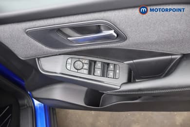 Nissan Qashqai Acenta Premium Automatic Petrol-Electric Hybrid SUV - Stock Number (1680336) - 19th supplementary image
