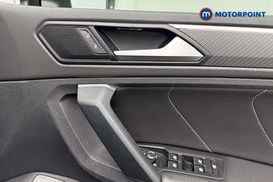 Volkswagen Tiguan R-Line Automatic Petrol SUV - Stock Number (1672445) - 24th supplementary image
