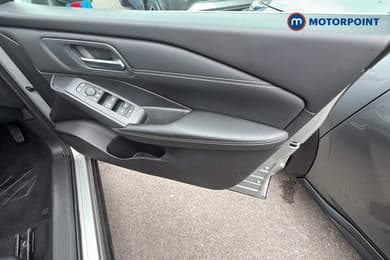 Nissan Qashqai Acenta Premium Manual Petrol SUV - Stock Number (1674506) - 1st supplementary image