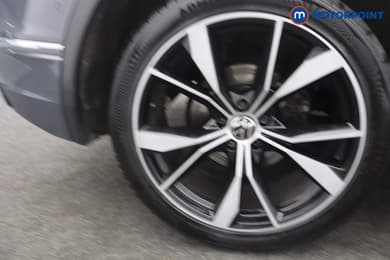 Volkswagen Tiguan R-Line Automatic Petrol SUV - Stock Number (1676407) - 6th supplementary image
