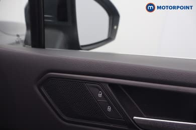 Volkswagen Tiguan R-Line Automatic Petrol SUV - Stock Number (1676407) - 12th supplementary image