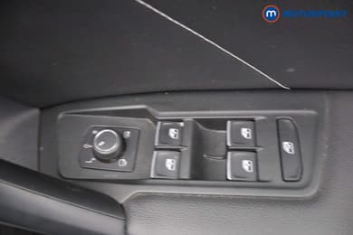 Volkswagen Tiguan R-Line Automatic Petrol SUV - Stock Number (1676407) - 13th supplementary image