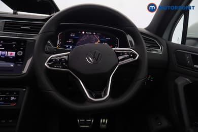 Volkswagen Tiguan R-Line Edition Automatic Petrol SUV - Stock Number (1680034) - 9th supplementary image