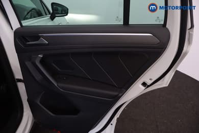 Volkswagen Tiguan R-Line Edition Automatic Petrol SUV - Stock Number (1680034) - 28th supplementary image