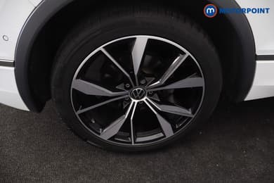 Volkswagen Tiguan R-Line Edition Automatic Petrol SUV - Stock Number (1680034) - 32nd supplementary image