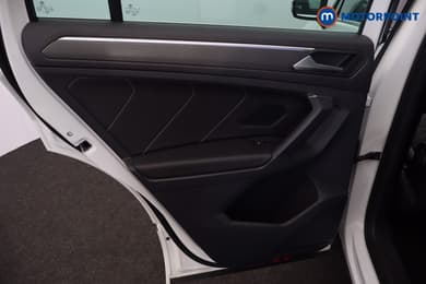 Volkswagen Tiguan R-Line Edition Automatic Petrol SUV - Stock Number (1680034) - 39th supplementary image
