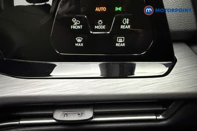 Volkswagen Golf Style Manual Petrol Hatchback - Stock Number (1657786) - 17th supplementary image