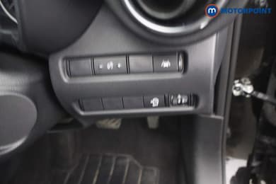 Nissan Juke N-Connecta Automatic Petrol SUV - Stock Number (1677796) - 14th supplementary image
