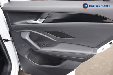 Volkswagen Tiguan R-Line Automatic Petrol Plug-In Hybrid SUV - Stock Number (1667400) - 21st supplementary image