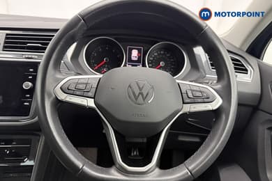 Volkswagen Tiguan Life Automatic Petrol SUV - Stock Number (1672605) - 5th supplementary image