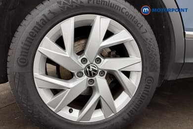 Volkswagen Tiguan Life Automatic Petrol SUV - Stock Number (1672605) - 10th supplementary image