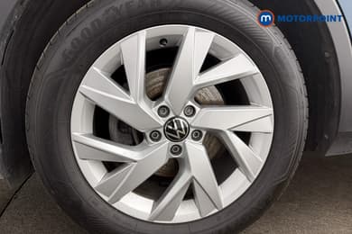 Volkswagen Tiguan Life Automatic Petrol SUV - Stock Number (1672605) - 12th supplementary image