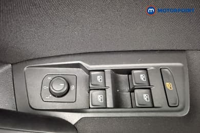 Volkswagen Tiguan Life Automatic Petrol SUV - Stock Number (1672605) - 19th supplementary image
