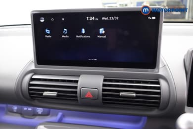Hyundai Inster Cross Automatic Electric SUV - Stock Number (1682554) - 10th supplementary image