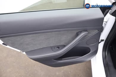 Tesla Model 3 Long Range Automatic Electric Saloon - Stock Number (1681141) - 26th supplementary image