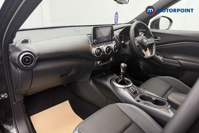 Nissan Juke N-Connecta Manual Petrol SUV - Stock Number (1676010) - 4th supplementary image