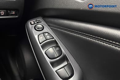Nissan Juke N-Connecta Manual Petrol SUV - Stock Number (1676010) - 18th supplementary image