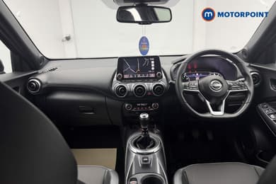 Nissan Juke N-Connecta Manual Petrol SUV - Stock Number (1676010) - 1st supplementary image