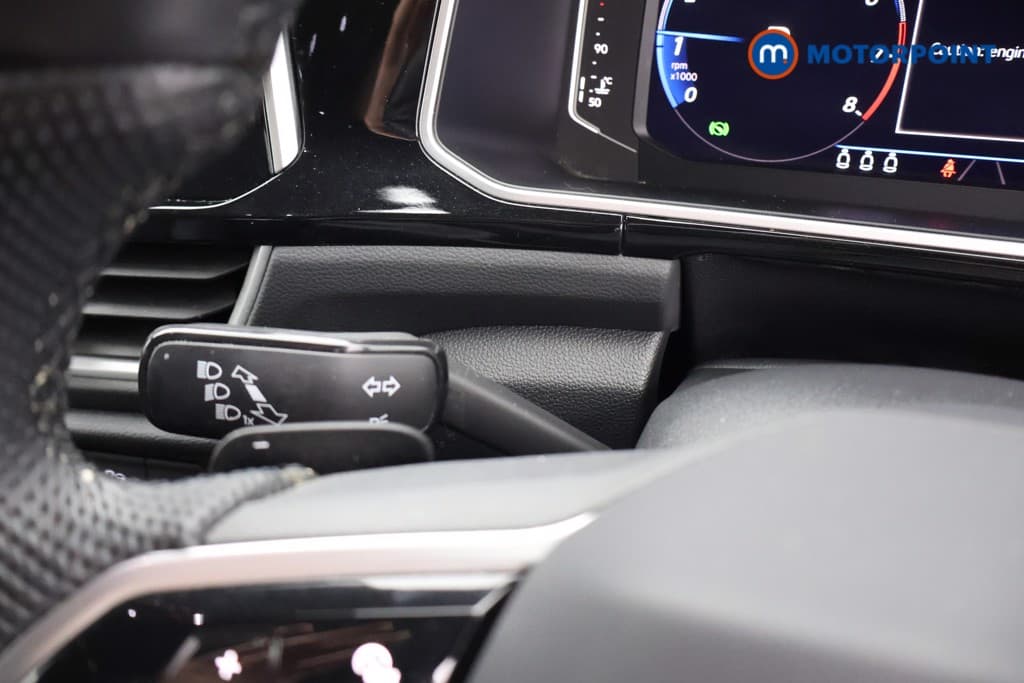 Volkswagen T-Roc R-Line Automatic Petrol SUV - Stock Number (1676595) - 8th supplementary image