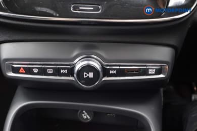 Volvo Xc40 Momentum Manual Petrol SUV - Stock Number (1675978) - 8th supplementary image