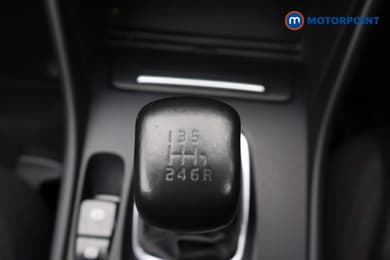 Volvo Xc40 Momentum Manual Petrol SUV - Stock Number (1675978) - 9th supplementary image