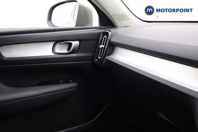 Volvo Xc40 Momentum Manual Petrol SUV - Stock Number (1675978) - 10th supplementary image
