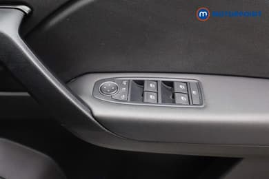 Renault Captur Iconic Manual Petrol SUV - Stock Number (1677547) - 12th supplementary image