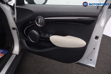 Mini Hatchback Cooper Exclusive Automatic Petrol Hatchback - Stock Number (1673115) - 17th supplementary image
