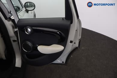 Mini Hatchback Cooper Exclusive Automatic Petrol Hatchback - Stock Number (1673115) - 22nd supplementary image