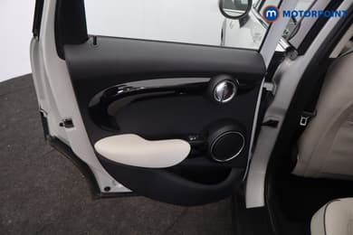 Mini Hatchback Cooper Exclusive Automatic Petrol Hatchback - Stock Number (1673115) - 30th supplementary image