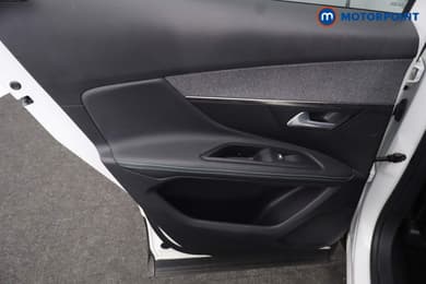 Peugeot 3008 Allure Premium Automatic Diesel SUV - Stock Number (1675007) - 32nd supplementary image