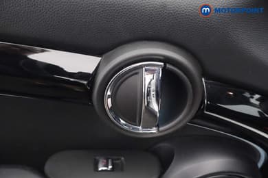 Mini Hatchback Cooper Classic Manual Petrol Hatchback - Stock Number (1677548) - 39th supplementary image