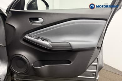 Nissan Juke N-Connecta Manual Petrol SUV - Stock Number (1678289) - 2nd supplementary image