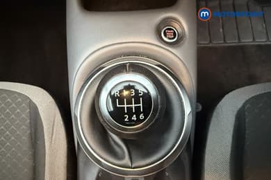 Nissan Juke N-Connecta Manual Petrol SUV - Stock Number (1678289) - 9th supplementary image