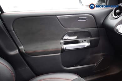 Mercedes-Benz GLB Amg Line Automatic Petrol SUV - Stock Number (1679106) - 17th supplementary image