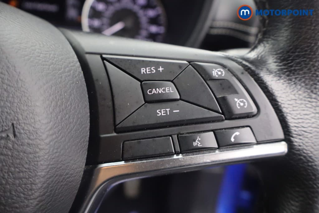 Nissan Juke N-Connecta Manual Petrol SUV - Stock Number (1679908) - 8th supplementary image
