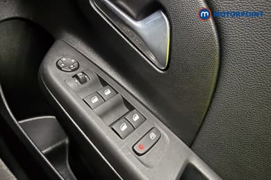 Vauxhall Corsa YES Manual Petrol Hatchback - Stock Number (1639805) - 17th supplementary image