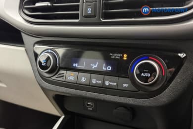 Hyundai I10 Premium Manual Petrol Hatchback - Stock Number (1679658) - 14th supplementary image