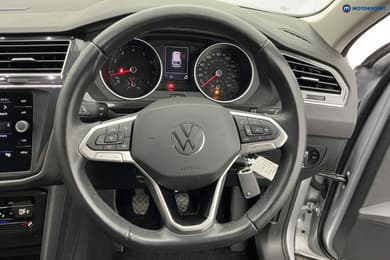 Volkswagen Tiguan Life Manual Petrol SUV - Stock Number (1680505) - 6th supplementary image