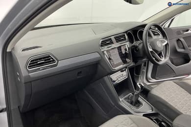 Volkswagen Tiguan Life Manual Petrol SUV - Stock Number (1680505) - 9th supplementary image