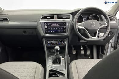 Volkswagen Tiguan Life Manual Petrol SUV - Stock Number (1680505) - 12th supplementary image