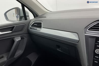 Volkswagen Tiguan Life Manual Petrol SUV - Stock Number (1680505) - 20th supplementary image
