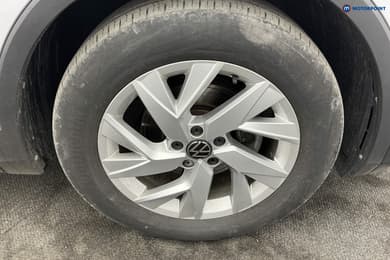 Volkswagen Tiguan Life Manual Petrol SUV - Stock Number (1680505) - 35th supplementary image