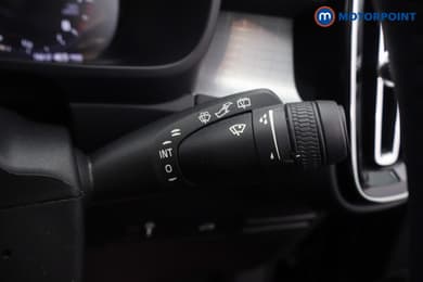 Volvo Xc40 Momentum Manual Petrol SUV - Stock Number (1684723) - 7th supplementary image
