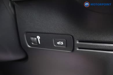 Volvo Xc40 Momentum Manual Petrol SUV - Stock Number (1684723) - 8th supplementary image